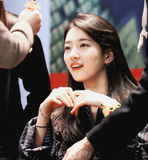 여자도 설렐 것 같은 팬싸에서의 배다정 배스윗 수지.jpgif | 인스티즈