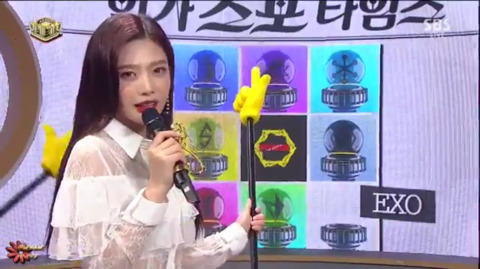 오늘자 인기가요 엠씨 레드벨벳 조이..gif | 인스티즈