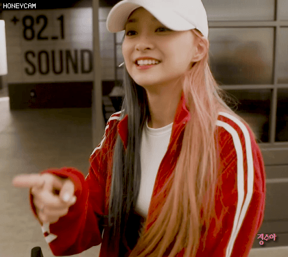 프로미스나인 LOVE BOMB Recording Behind.GIF | 인스티즈